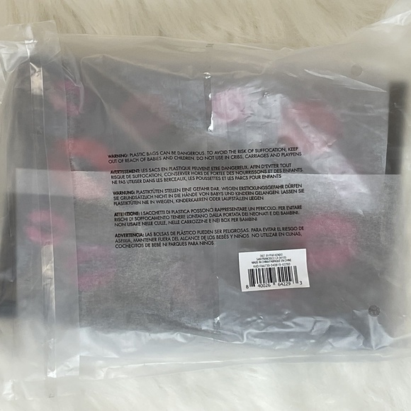 NWT Kat Von D/KVD Vegan Kiss Me All Over Tinted Translucent Makeup Bag/Zippered - Picture 9 of 9